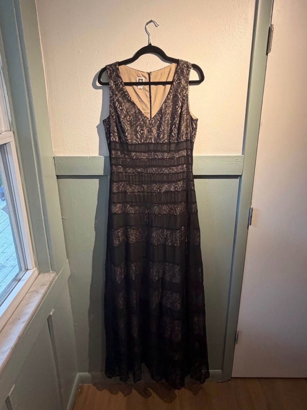 Anne Klein Women's Black Lace Overlay V-Neck Evening Dress